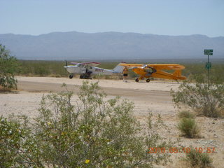 Alamo Lake airstrip - airplanes