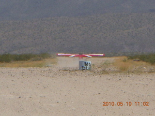 Alamo Lake airstrip - landing airplane