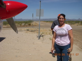 Alamo Lake airstrip - landing airplane