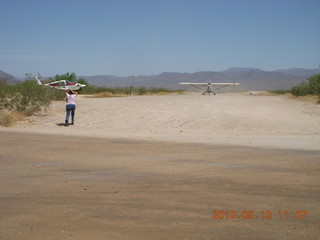 Alamo Lake airstrip - landing airplane