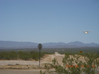 Alamo Lake airstrip - airplane