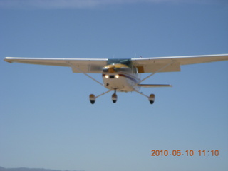 Alamo Lake airstrip - landing airplane