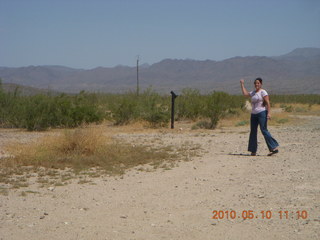 Alamo Lake airstrip - landing airplane