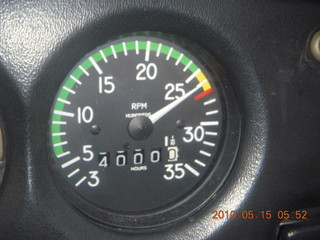 N4372J tachometer with 4000.0 hours on it