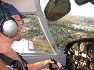 40 7b3. Adam flying N8377W in Oregon