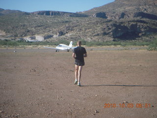 162 7c3. Superior Airport run - Jon running towards N8377W