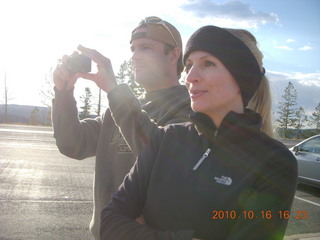 73 7cg. Bryce Canyon - Sean and Kristina taking picture of raven or crow