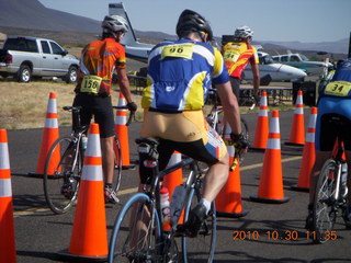 Safford fly-in and half marathon - bicyclists