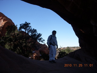 10 7dr. Moab trip - Arches Devil's Garden hike - Adam in Double-O Arch