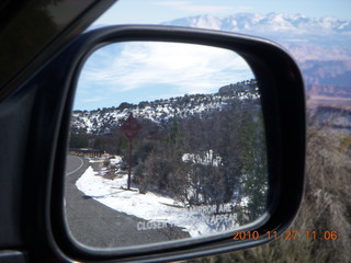 95 7dt. Moab trip - drive from Canyonlands - mirror view
