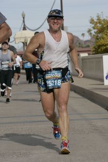 1391 7fj. P.F.Chang half marathon - Adam running