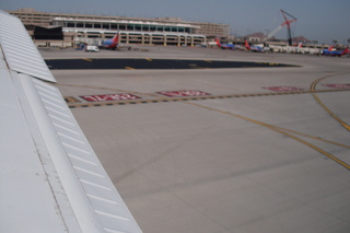 363 7g8. Sky Harbor fly-in - taxiing at PHX in N8377W