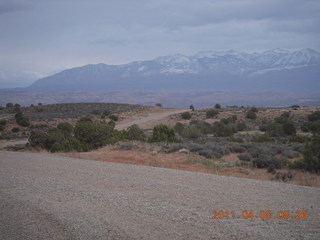 dirt road drive to Anticline Overlook