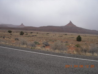 156 7j8. drive to Canyonlands Needles - Sixshooter buttes