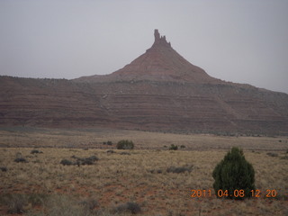 drive to Canyonlands Needles - Sixshooter butte