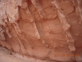 84 7j9. Arches Devil's Garden hike - cool rock shapes