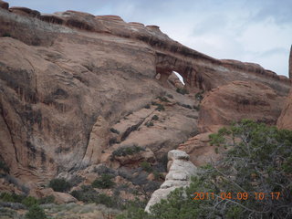 125 7j9. Arches Devil's Garden hike - Partition Arch seen from below
