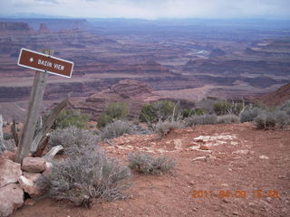 283 7j9. Dead Horse Point - Basin View hike sign