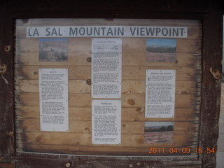 drive back from Dead Horse Point to Moab - viewpoint sign