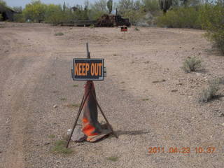 89 7jp. Vulture Mine walk to tour - Keep Out sign