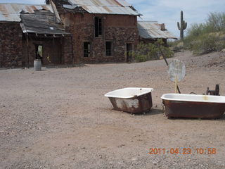 130 7jp. Vulture Mine tour - bathtubs