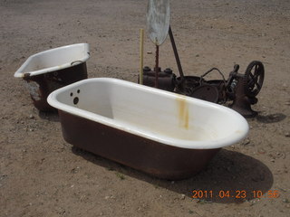 131 7jp. Vulture Mine tour - bathtubs