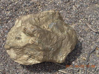 135 7jp. Vulture Mine tour - genuine gold paint rock