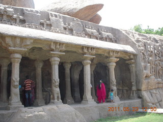 191 7kp. India - Mamallapuram - bas relief area