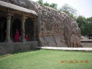 192 7kp. India - Mamallapuram - bas relief