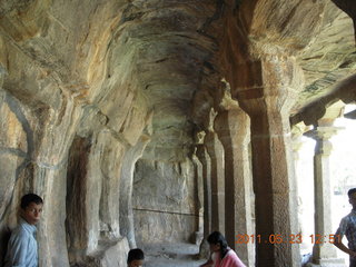 193 7kp. India - Mamallapuram - bas relief area