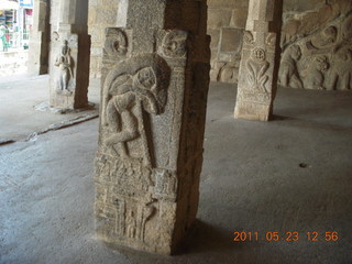 210 7kp. India - Mamallapuram - bas relief area