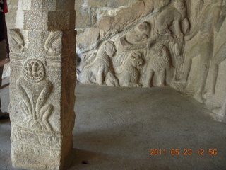 211 7kp. India - Mamallapuram - bas relief area
