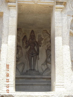 220 7kp. India - Mamallapuram - animal sculptures and temples
