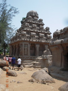 227 7kp. India - Mamallapuram - animal sculptures and temples