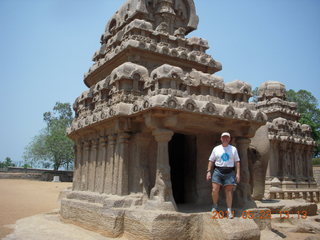 238 7kp. India - Mamallapuram - animal sculptures and temples