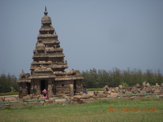 247 7kp. India - Mamallapuram - Bay of Bengal - ancient temple