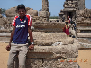 256 7kp. India - Mamallapuram guide - Bay of Bengal - ancient temple