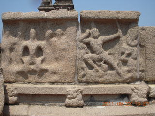 257 7kp. India - Mamallapuram - Bay of Bengal - ancient temple