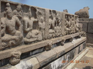 258 7kp. India - Mamallapuram - Bay of Bengal - ancient temple