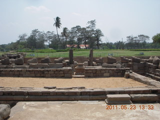 270 7kp. India - Mamallapuram - Bay of Bengal - ancient temple
