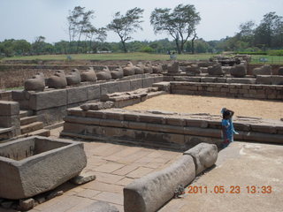 271 7kp. India - Mamallapuram - Bay of Bengal - ancient temple