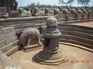 274 7kp. India - Mamallapuram - Bay of Bengal - ancient temple