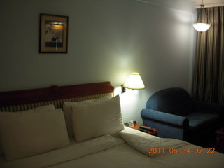 17 7kq. India - Bengaluru (Bangalore) - Chancery Hotel room