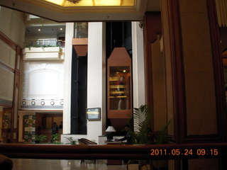 30 7kq. India - Bengaluru (Bangalore) - Chancery Hotel lobby