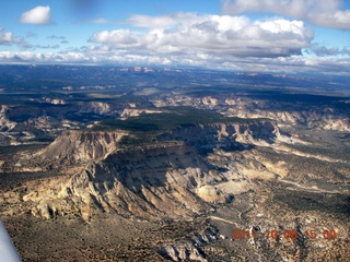 147 7q8. aerial - Utah - white cliffs