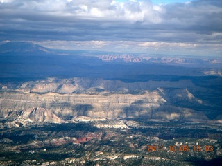 153 7q8. aerial - Utah - Navajo Mountain