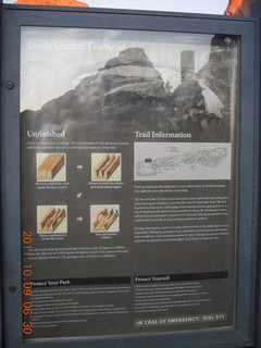 5 7q9. Arches National Park - Devil's Garden hike - sign