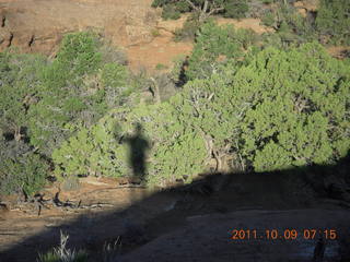 20 7q9. Arches National Park - Devil's Garden hike - Adam's shadow