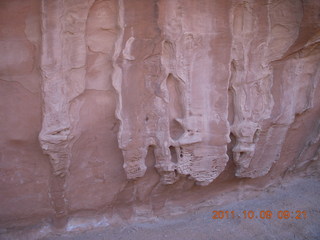 64 7q9. Arches National Park - Devil's Garden hike - cool rock shapes