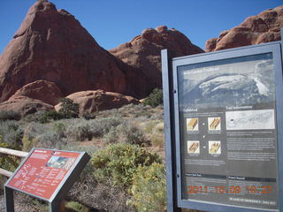 73 7q9. Arches National Park - Devil's Garden hike - signs